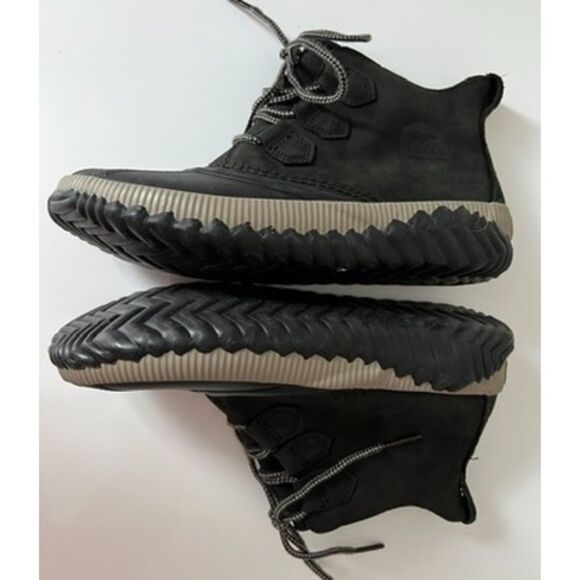 Sorel Out N About Plus boots. Size 8. - Picture 6 of 9